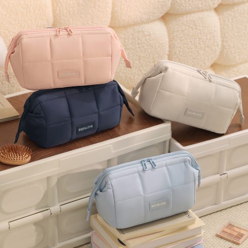 Beauty Tools soft quilted makeup organizer